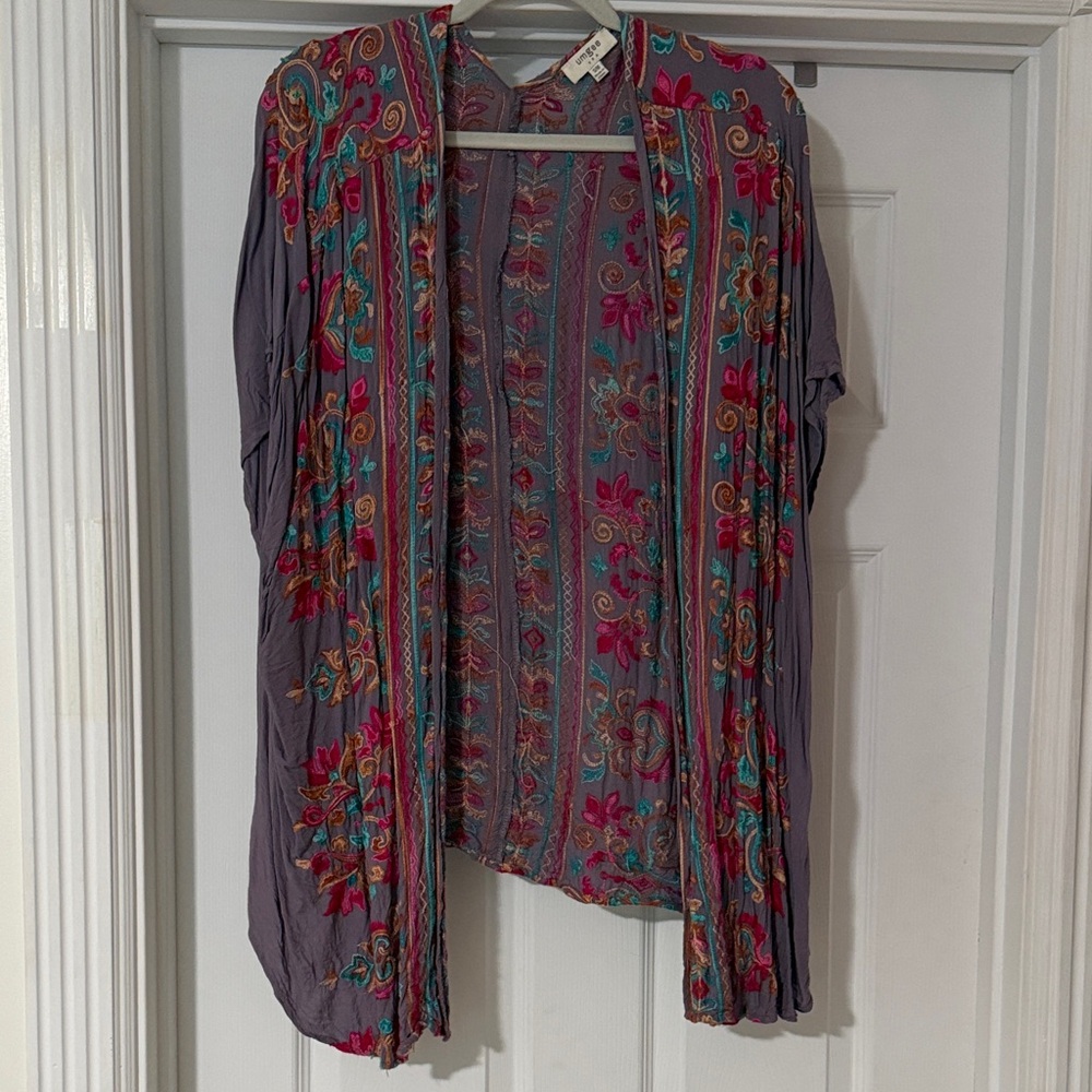 Umgee Small Medium short sleeve Shaw / Cardigan